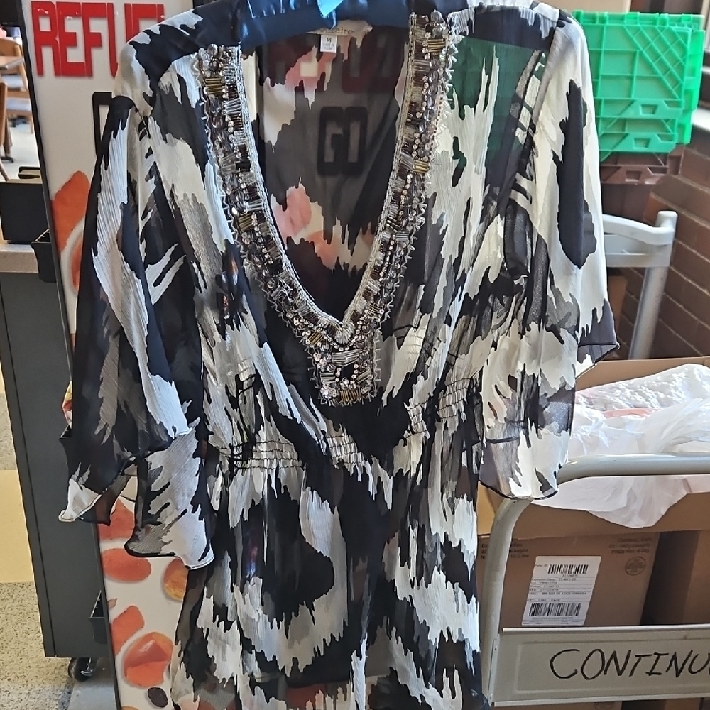 Solitaire Monochrome Beaded V-Neck Blouse